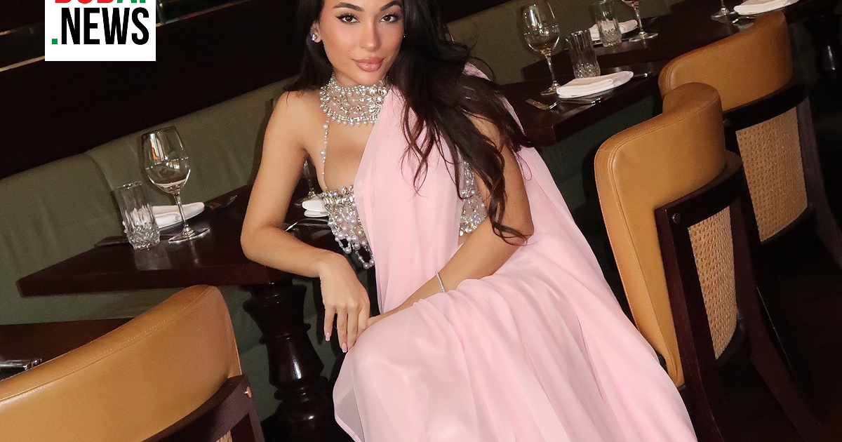 Lailli Mirza Lives The Dream Playing Dress Up Daily