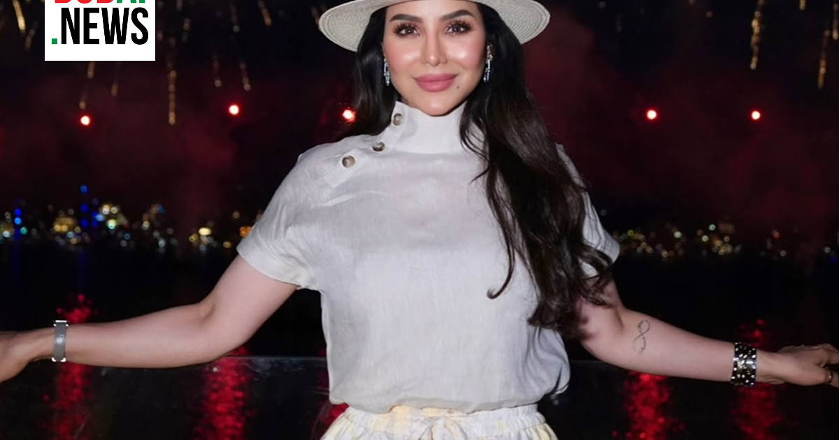 Lojain Omran Shared Her Love For Carter And White In Cannes Lojain Omran Shared Her Love For Carter And White In Cannes