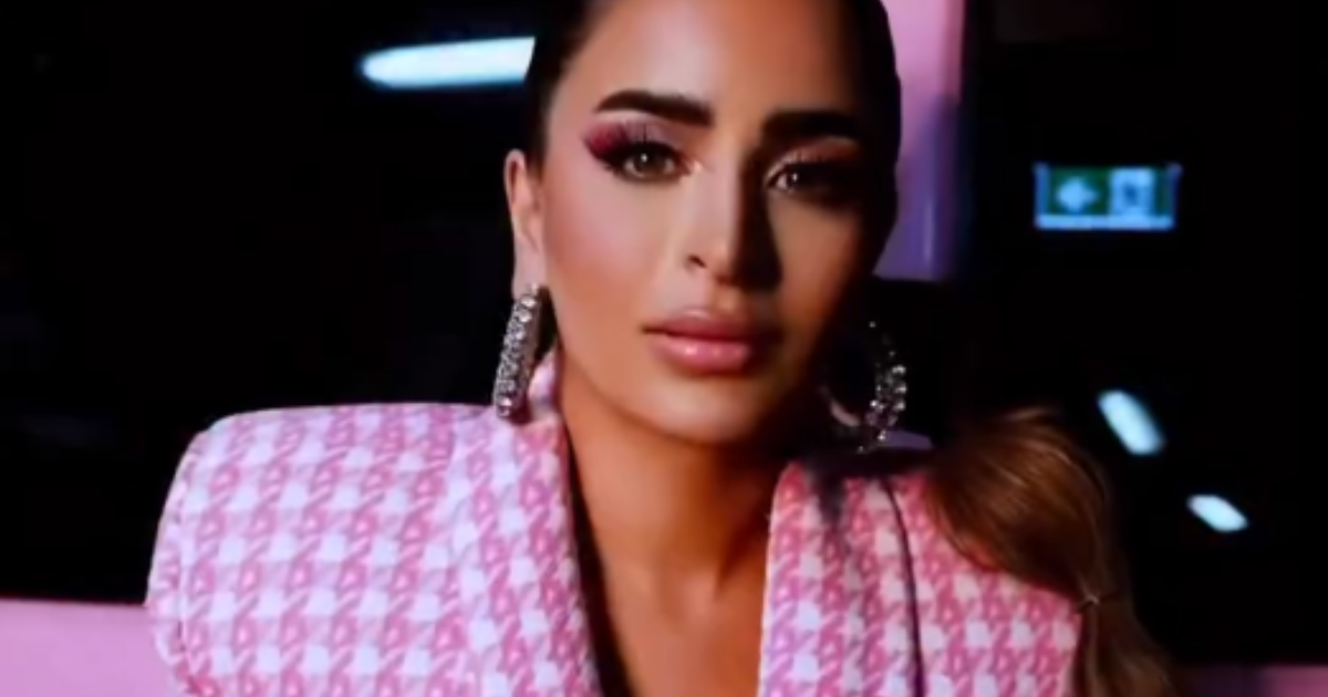 We Can’t Get Over Safa Siddiqui In Pink As Her Forever Mood We Can’t Get Over Safa Siddiqui In Pink As Her Forever Mood