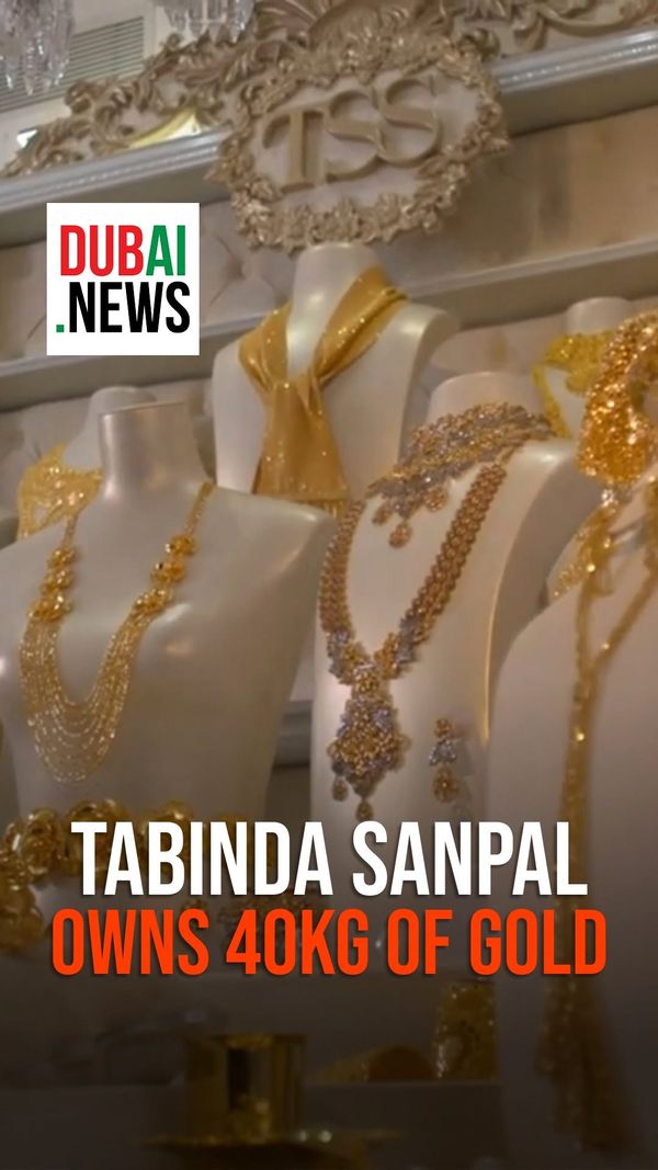 40KG OF GOLD?! The internet just saw 's jewellery collection and nobody knows how to process it.